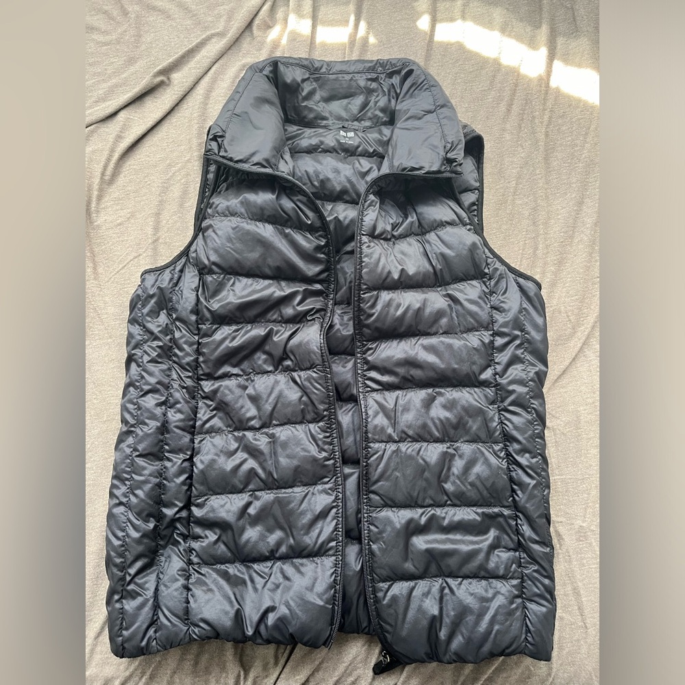UNIQLO Black Puffer Vest